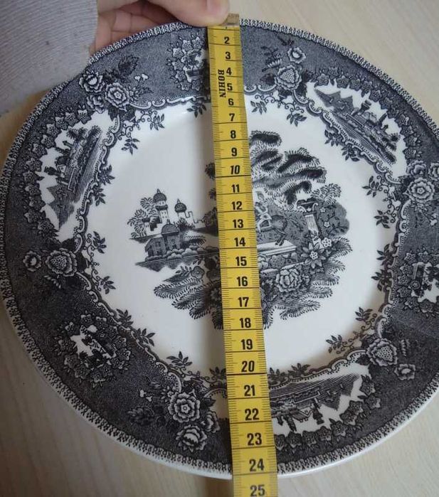 Prato da Fábrica de Loiça de Sacavém - Motivo "Estátua"