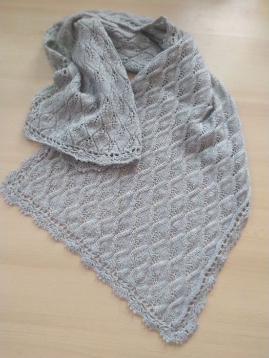 Ręcznie robiony szal