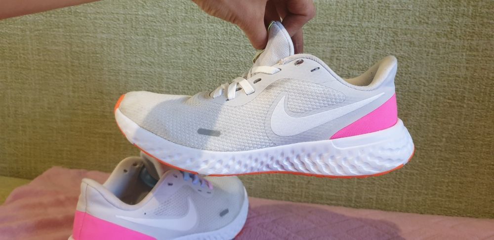 Кросівки Nike Revolutio 5