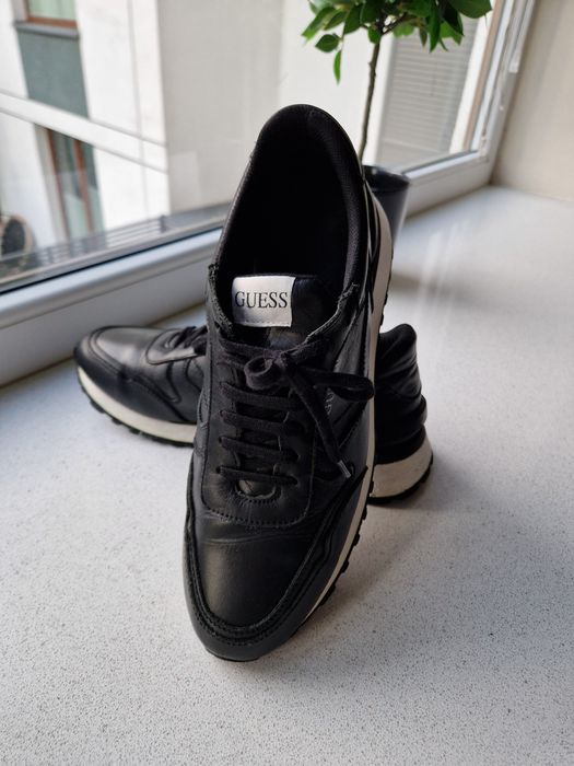 Czarne buty sneakersy Guess rozmiar 42