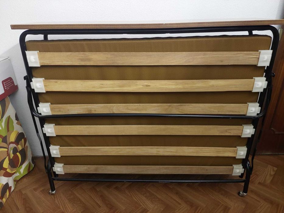 Cama Divã (180cm x 120cm)