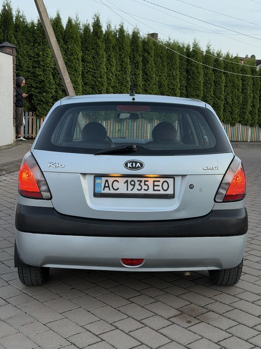 Kia Rio 1.6d в гарному стані цікавить обмін