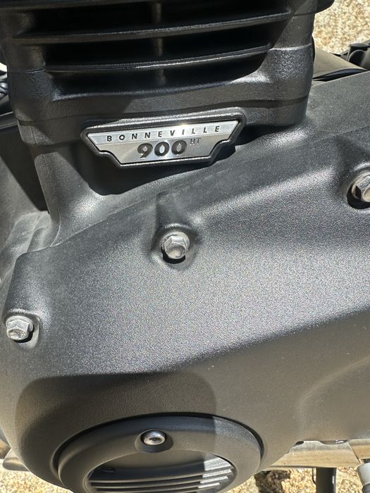 Vendo Tryumph 900 como nova poucos km