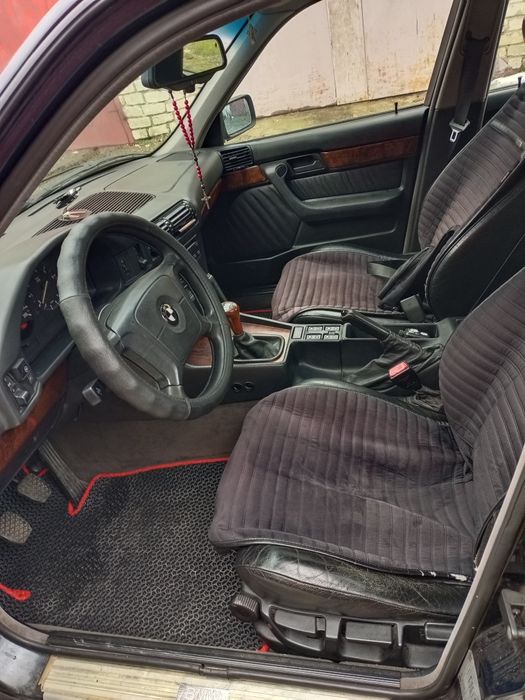 Продам BMW 5 E34