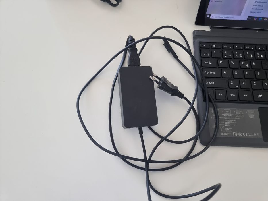 Microsoft Surface Pro i5 8GB 256GB + Teclado + Carregador
