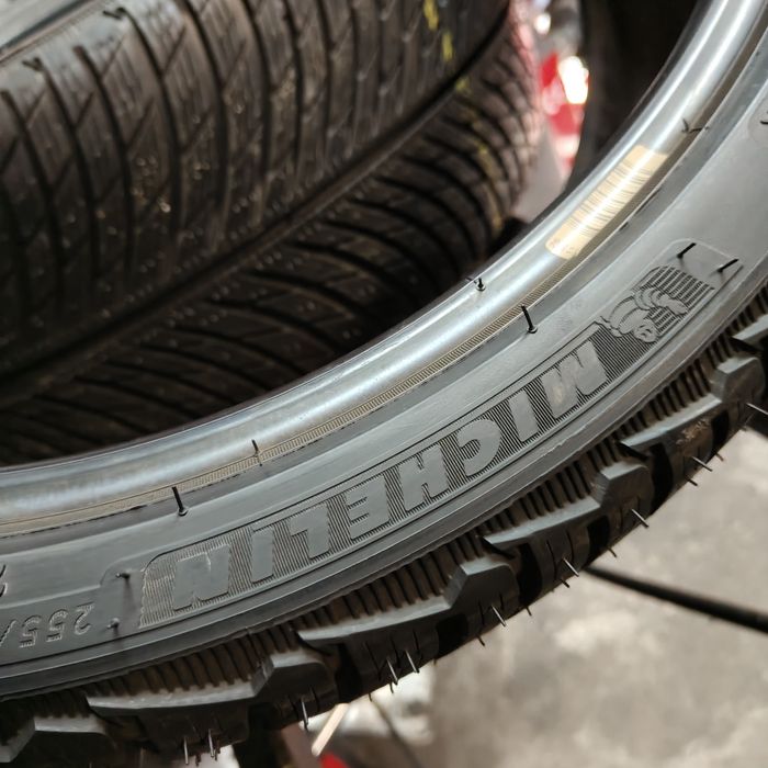 255/35/20 XL Michelin Pilot Alpin 5