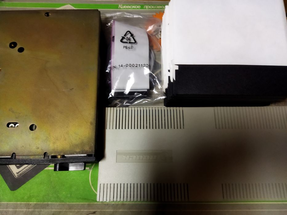 Поиск 1 розширювач пам'яті шлейф дискети,тощо все нове Тільки обмін!