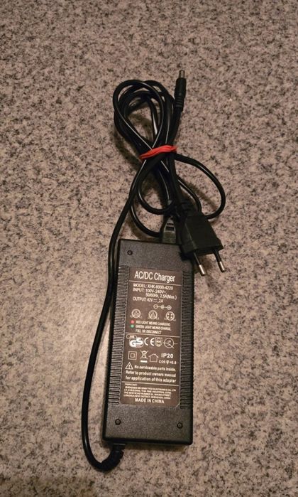Ładowarka do hulajnogi elektrycznej Indiana ES700