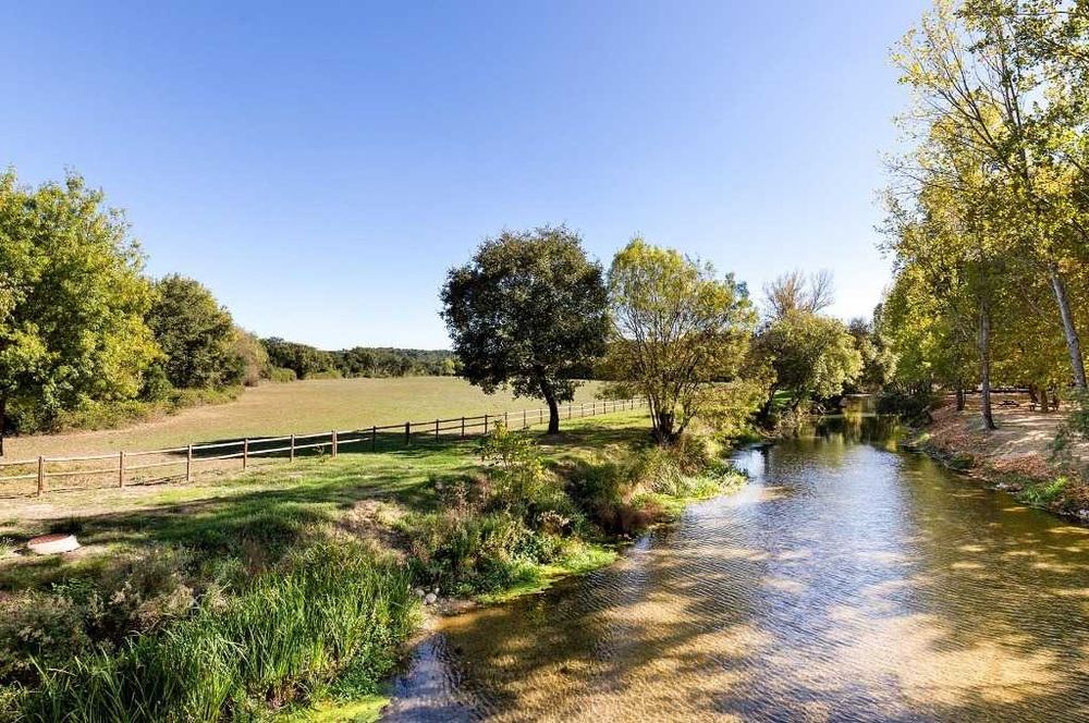 Prédio AL 4 quartos + Restaurante + Bar em Praia fluvial dos olhos de água (Alviela)