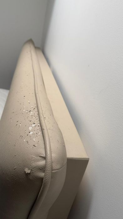 Cabeceira, com marcas