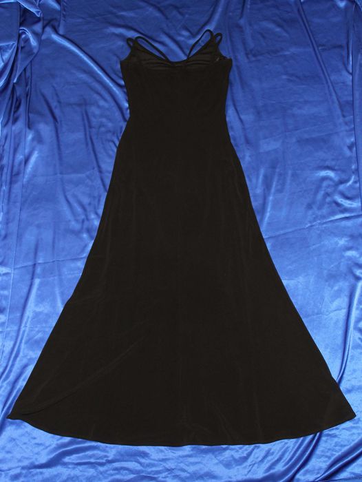 Платья для девочки размер 42 - 44 новое и б/у в идеале