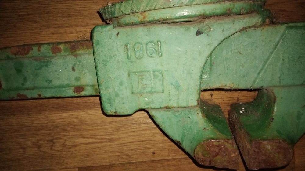 Тиски слесарные с с с р .