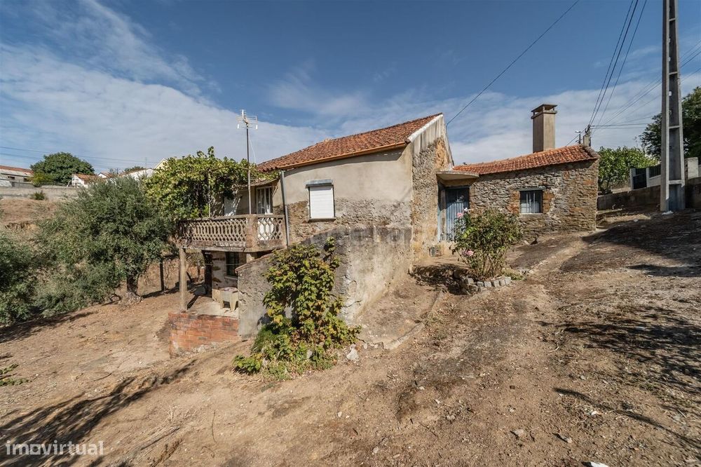 Moradia Isolada T3 / Covilhã, Peso e Vales do Rio