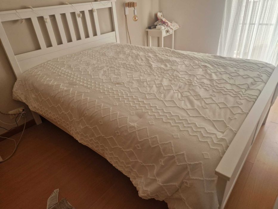 Cama HEMNES 140×200 + gavetas de arrumação