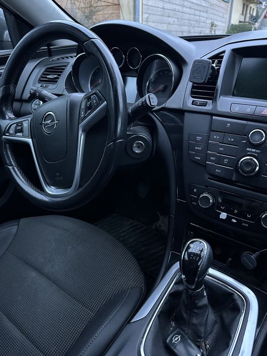 Opel insignia 2011r