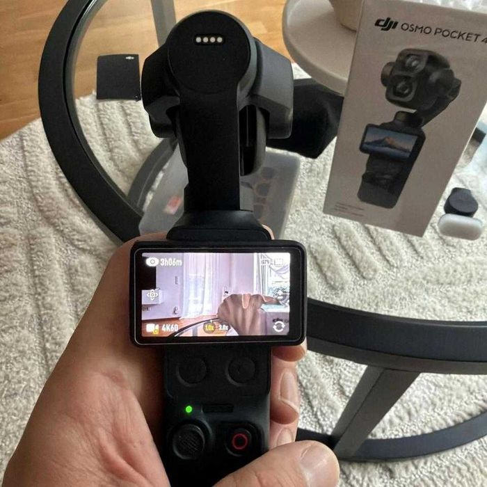 DJI Osmo Pocket 4 Creator Combo