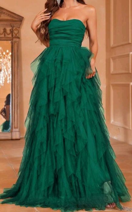 Vestido elegante de cor Verde escuro.