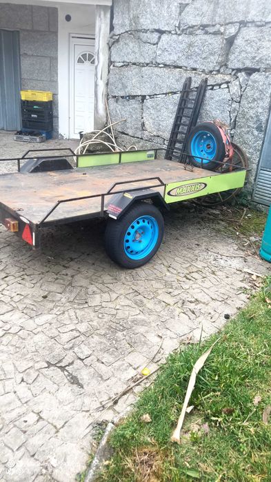 Reboque moto quatro