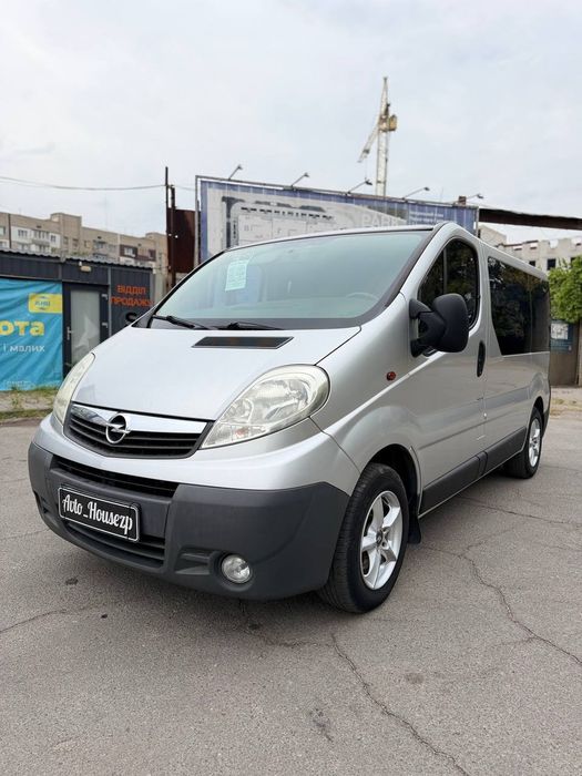 продам Opel Vivaro