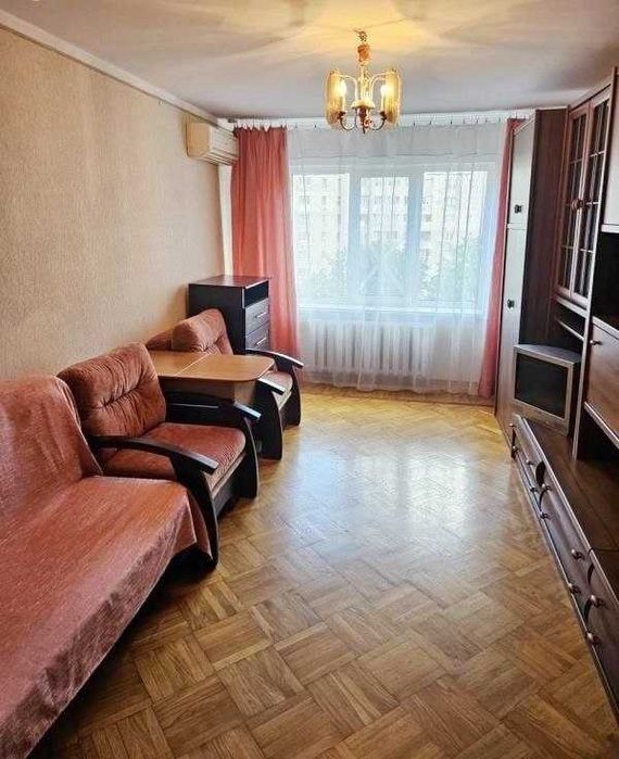 Продам 3 кімнатну квартиру на Черемушках, вул. Бреуса / Єфімова. 65м2, 6 поверх