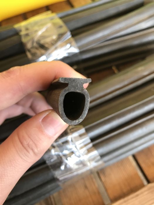 Уплотнитель порога двери Зил