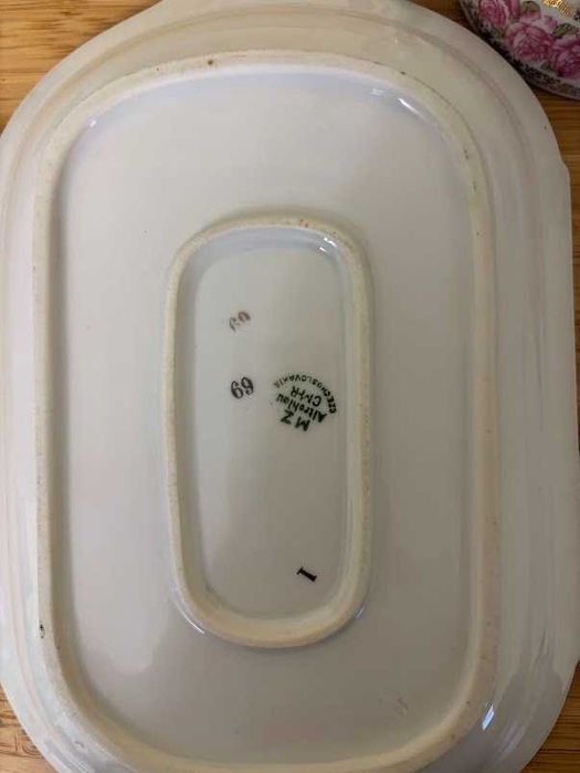 Serwis porcelanowy MZ Altrohlau Czechoslovakia – róże i złocenia
