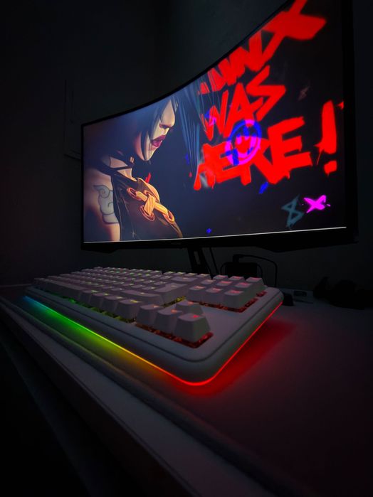 Monitor Samsung Odyssey 32” LED QHD 165Hz Freesync Curvo