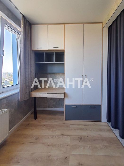 Квартира з ремонтом в новому зданому будинку Sky city компанії Будова