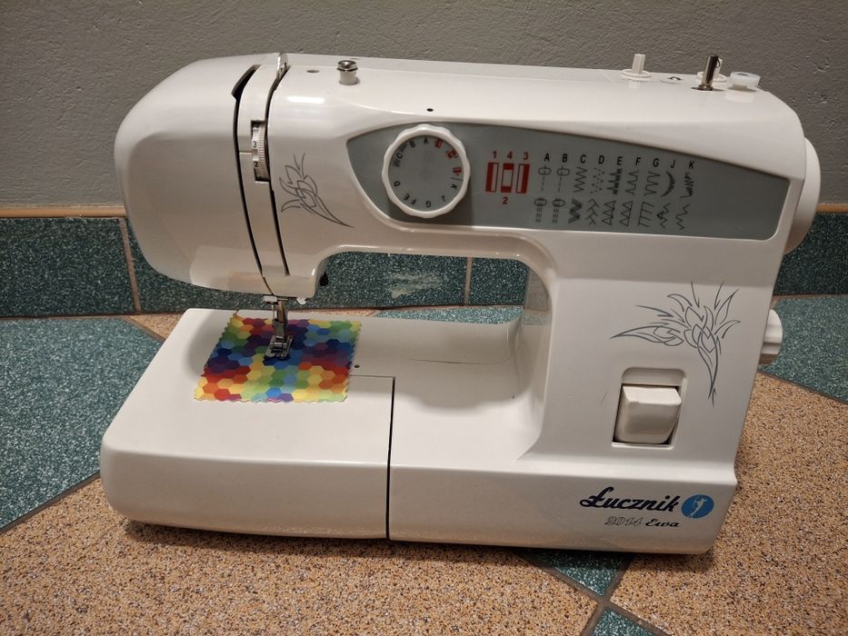 Wielofunkcyjna maszyna do szycia (Łucznik, 2014 Ewa))