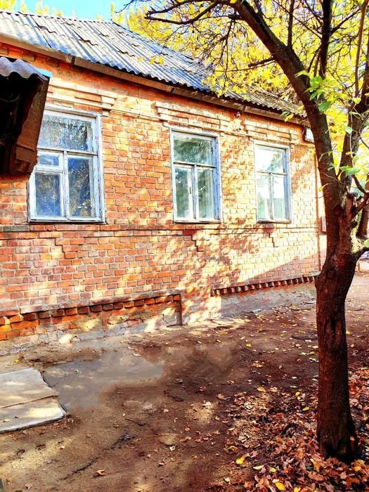 Продам будинок в Дергачах по вулиці Садовій.