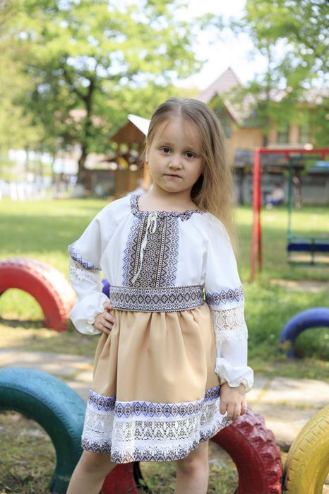 Вишитий  костюмчик, спідничка, вишиванка для дівчаток