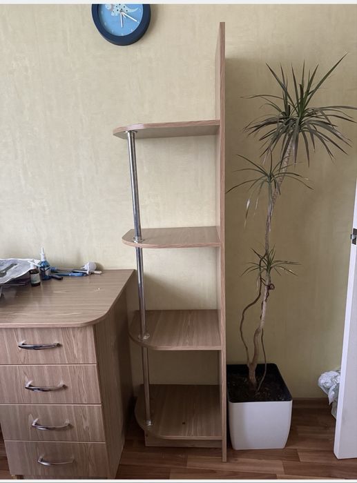 Продам полку в гарному стані