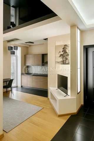 Історичний центр Басейна 17 дві спальні євроремонт купити