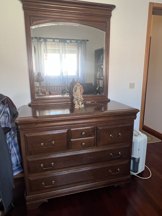 Conjunto cama+cómoda+mesa cabeçeira
