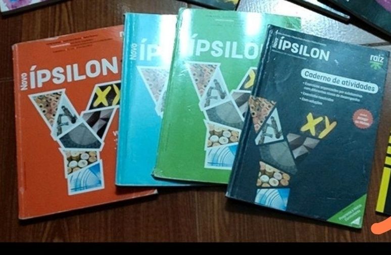 Manuais escolares para o 10 ano