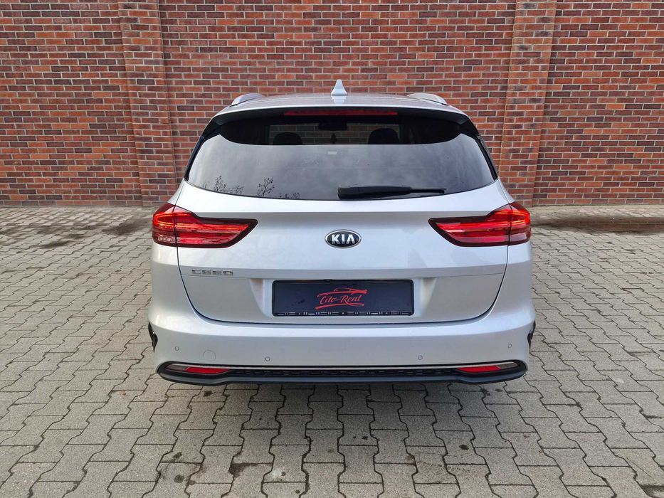 Kia Ceed Wynajem / Wypożyczalnia samochodów Cito-Rent