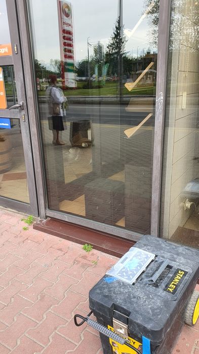 Polerowanie szyb Cale Mazowieckie .