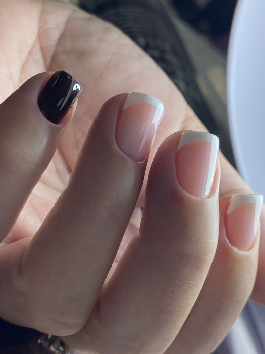 Курси Манікюру та Нарощування нігтів