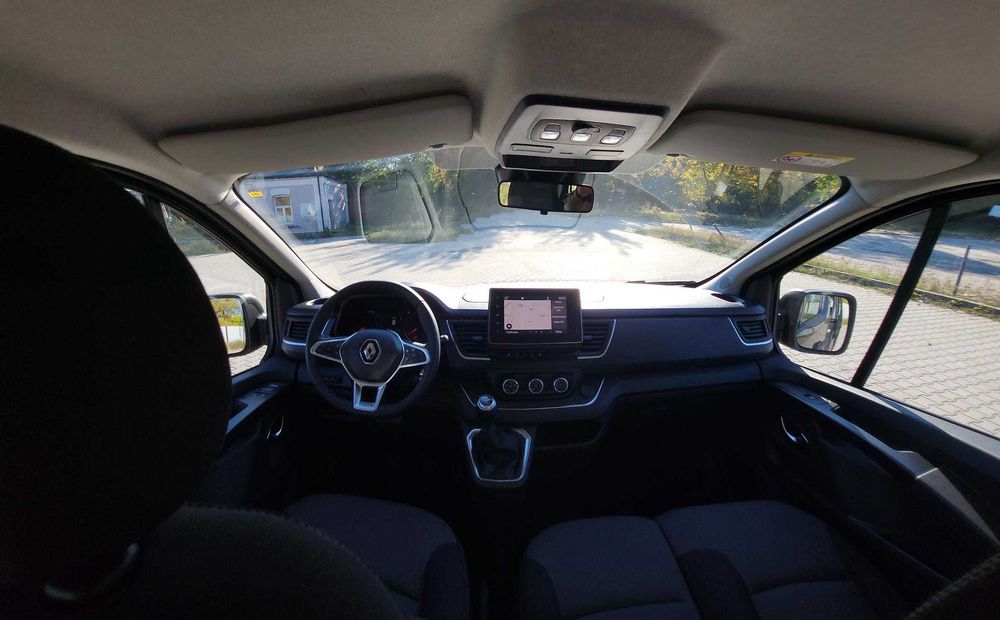 Wynajem busów Renault Trafic/Master - 7-9 osobowy, bogate wyposażenie!