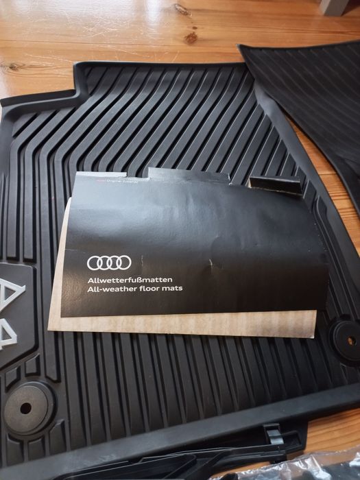 Dywaniki gumowe oryginalne NOWE Audi A4 b9 przód tył