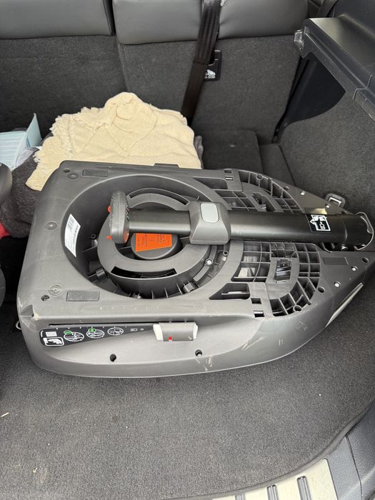 Автокрісло Cybex Cloud T i-Size + кріплення Base T Isofix