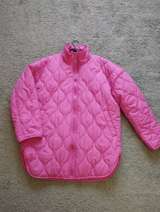 Куртка жіноча ,Stradivarius, утеплена синтепоном , вільного крою ,