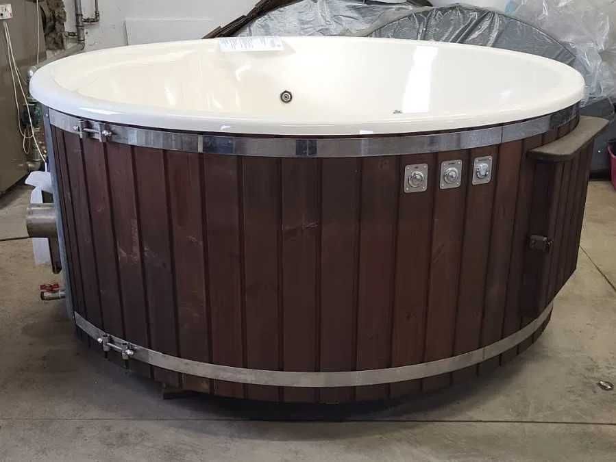 Виробники чанів джакузі. Купіль на дрова Мобільна лазня Баня Сауна