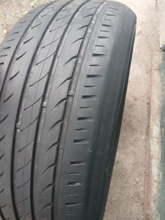 Продам літню гуму 215/40 R18