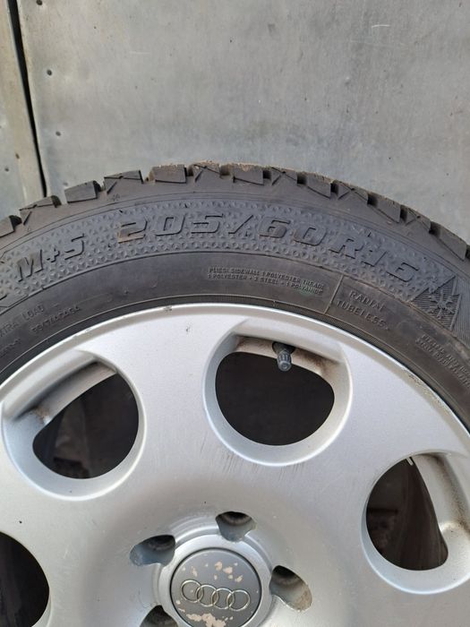 Продам колеса в зборі  резина с дисками  на Ауди  R16