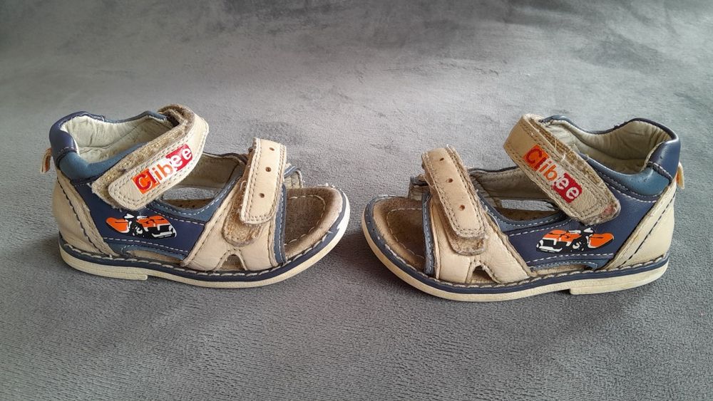 Sandały dla chłopca na rzepy rozmiar 22 clibee