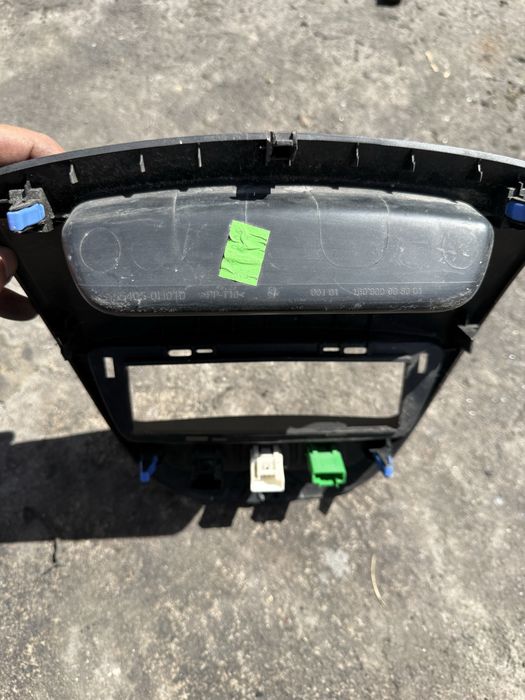 Consola Central / Moldura Rádio - Citroën C1 / Peugeot 107 / Toyota Aygo