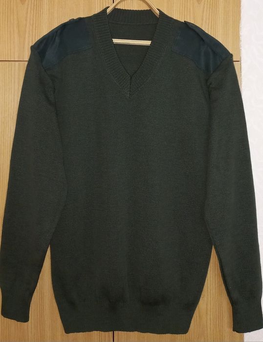 Джемпер форменный р.52. Новый
