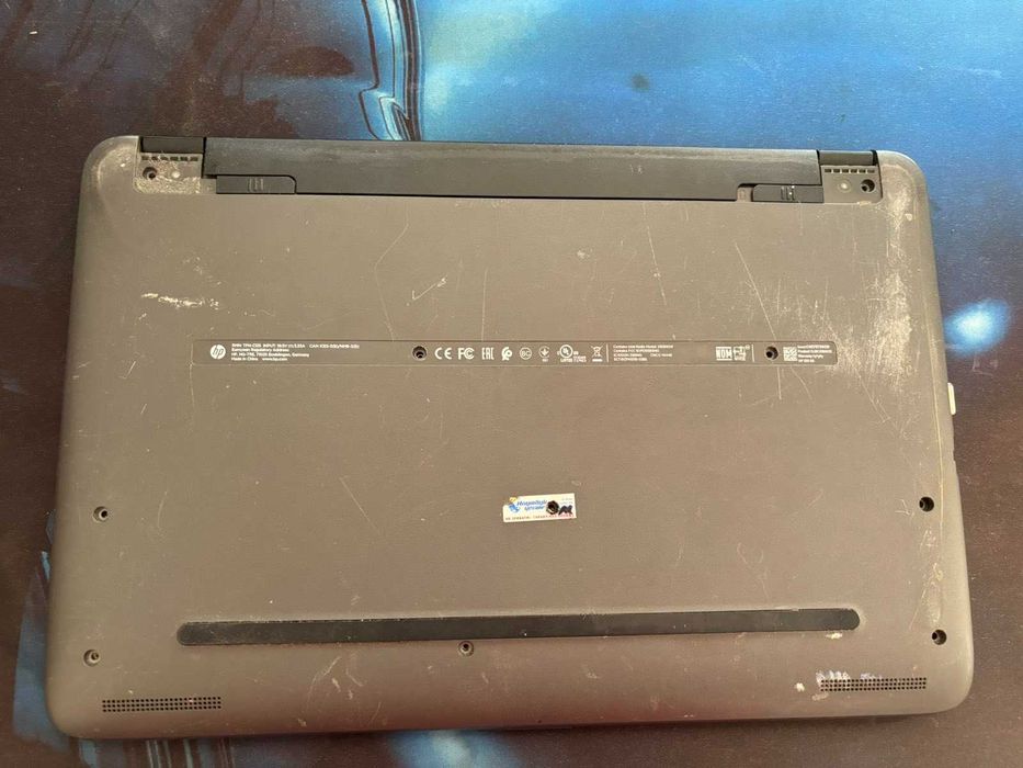 Неробочий ноутрук HP 250 G5 500GB 4GB RAM i3 WIN 10 15,6''