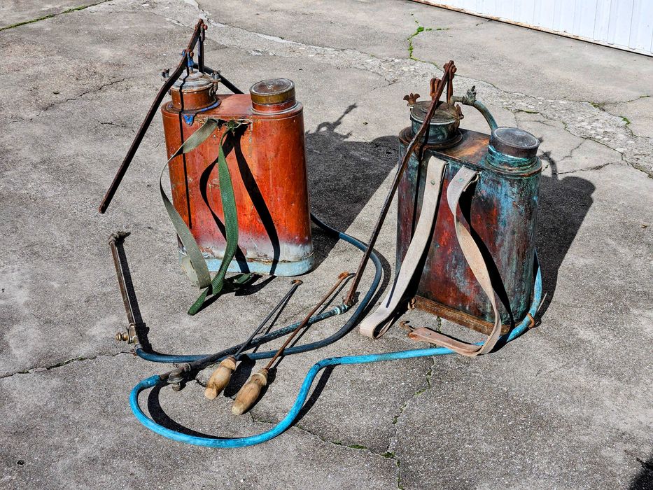 2 Pulverizadores em cobre antigo